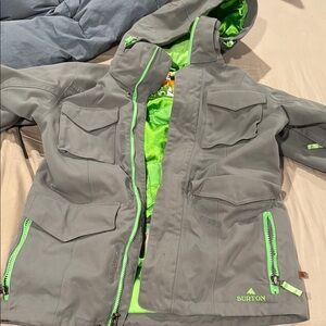 Burton women’s Gray and Green Jacket